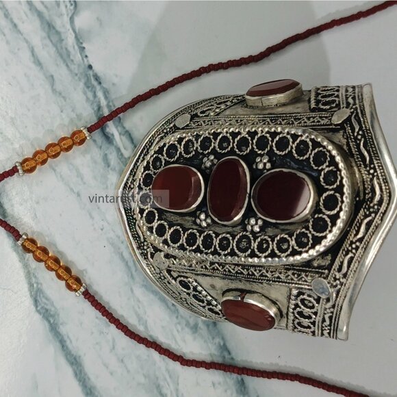 Black Friday Beaded Chain Pendant Necklace with Cuff Bracelet - Picture 3 of 7